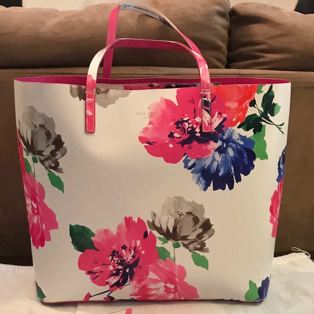 XL Kate spade tote and zip pouch